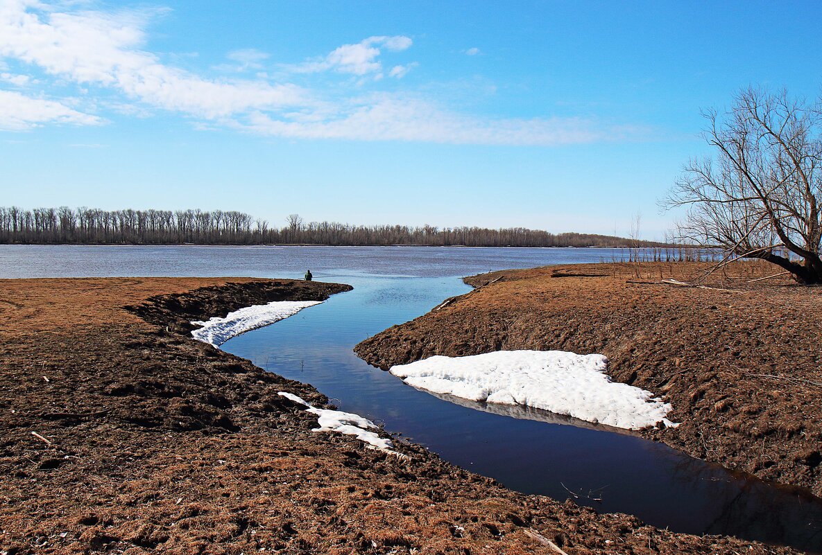 Май...Река Юганская Обь с притоком! - Владимир 