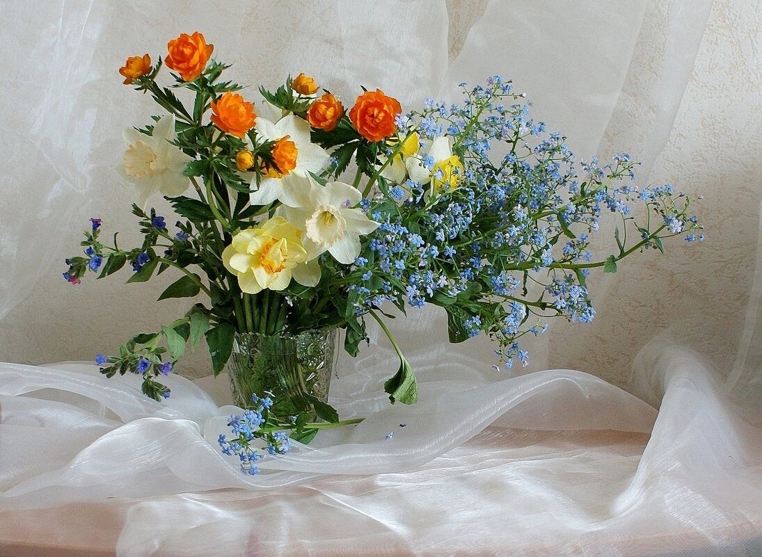 Весенний букет - Галина Нестратова