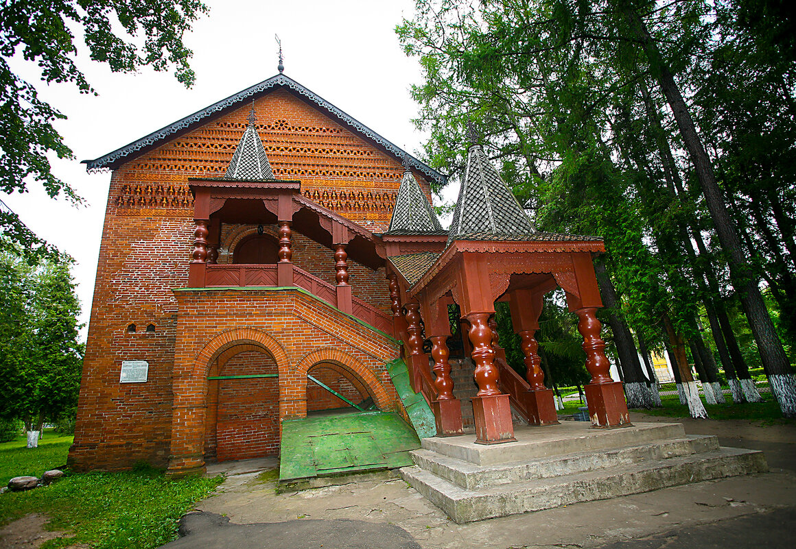 ПАЛАТЫ УГЛИЧСКИХ КНЯЗЕЙ. - Александр Дмитриев