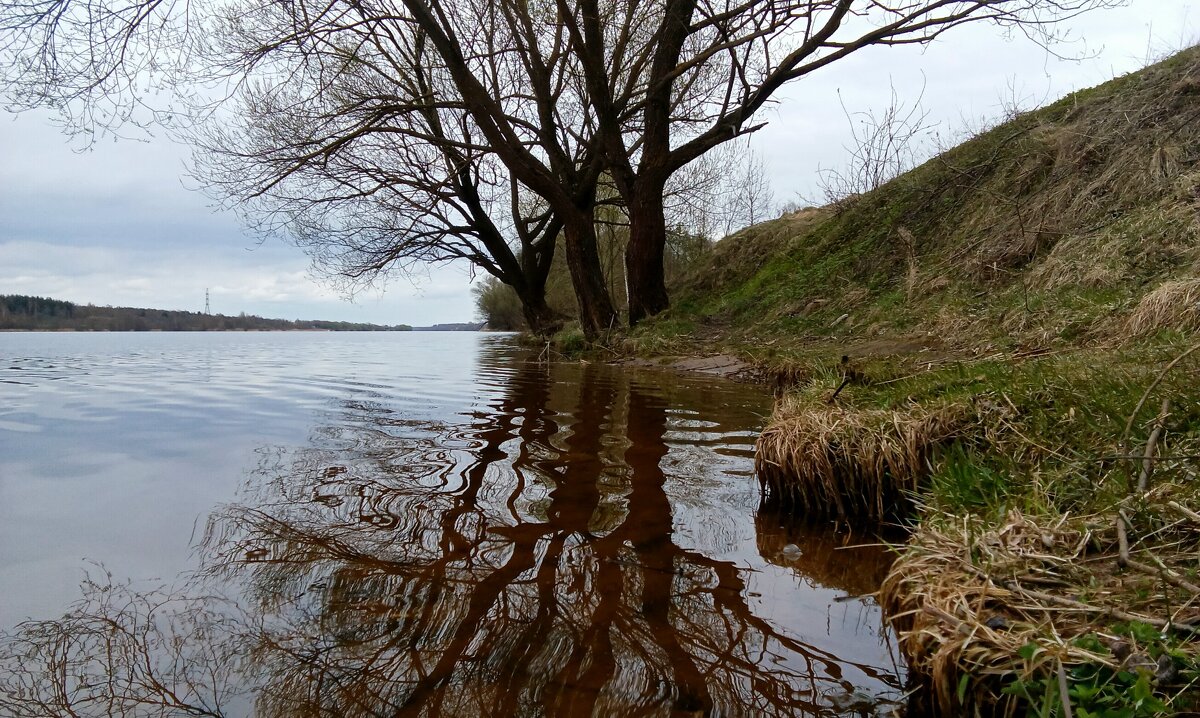 У воды - Gen Kor