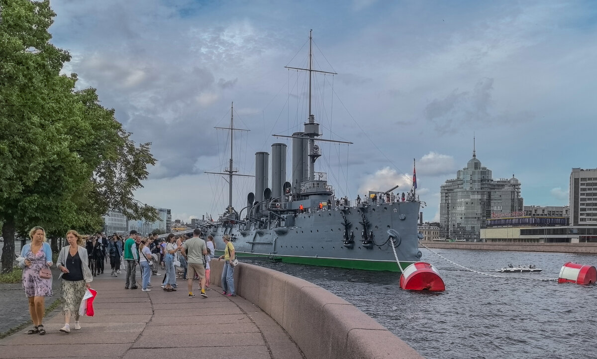 ЛЕГЕНДАРНЫЙ КРЕЙСЕР ... - Владимир Железнов