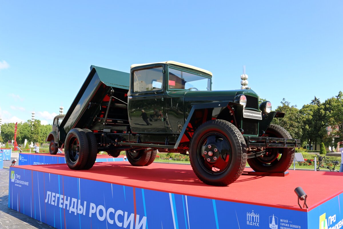 Выставка автомобилей - Ольга 