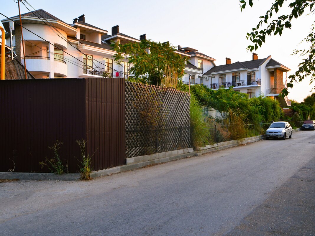 Феодосия. Гостиница "Атлантик". - Пётр Чернега Феодосия. Гостиница "Атлантик". - Пётр Чернега