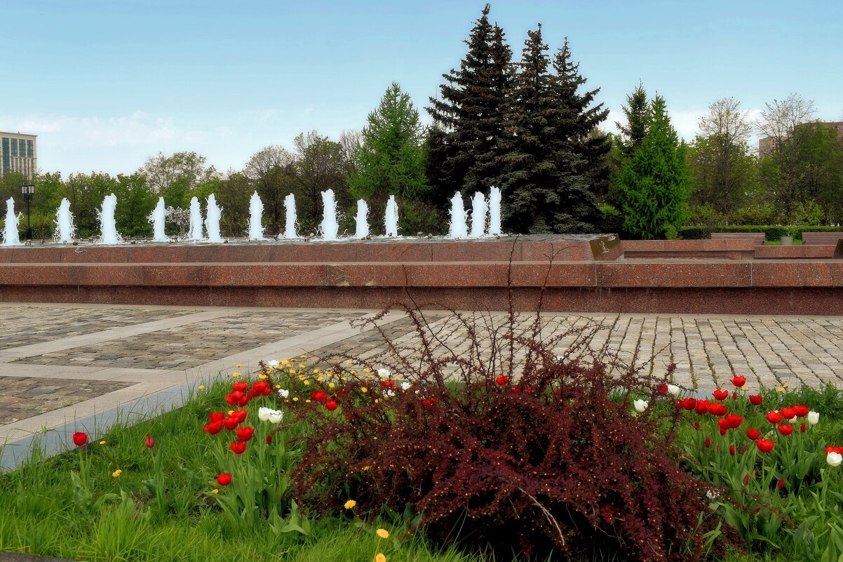 На Поклонной горе запустили фонтаны, в память тех, кто погиб под российским орлом... - Татьяна Помогалова