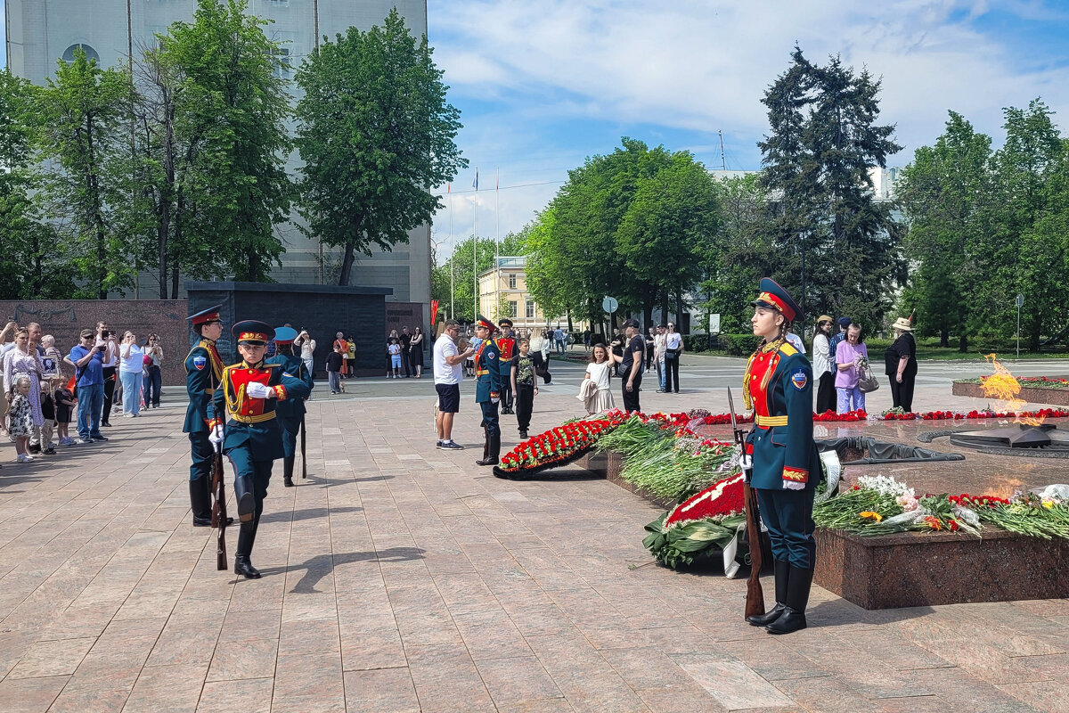 Смена почётного караула у Вечного огня - Татьяна Машошина