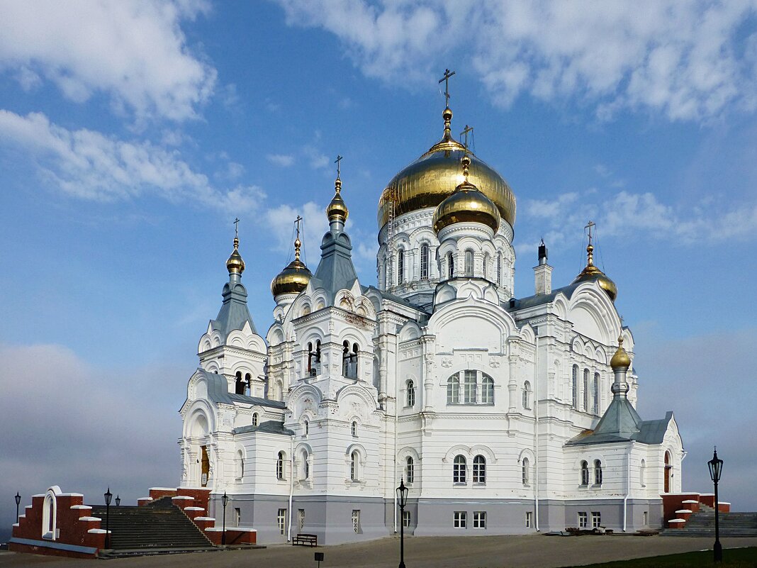 Крестовоздвиженский собор - Лидия Бусурина