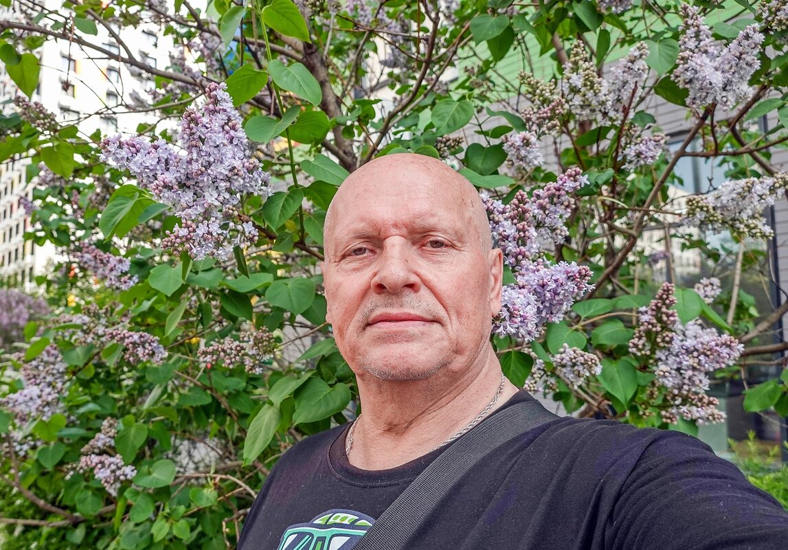 Распустилась сирень - Валерий Иванович