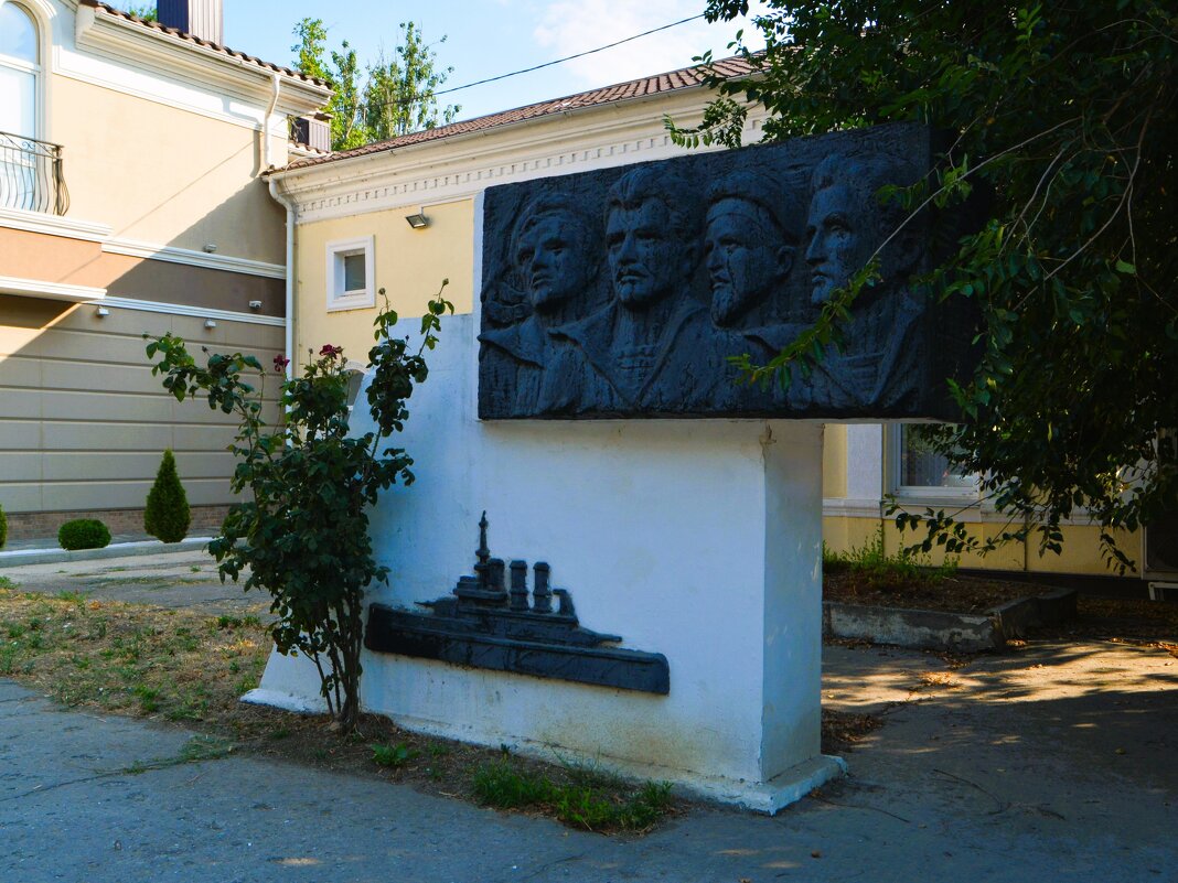 Феодосия. Памятник Восстанию на броненосце «Потёмкин». - Пётр Чернега