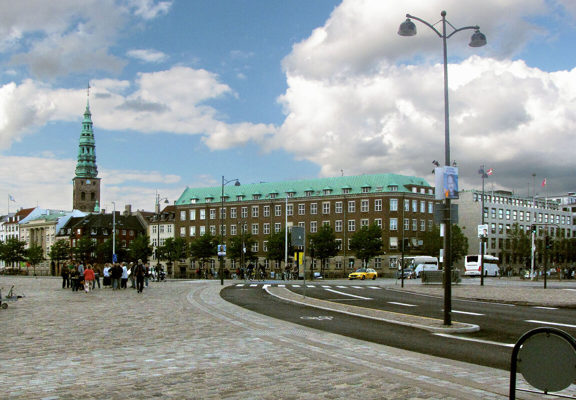 Христиансборгская Замковая площадь (Christiansborg Slotsplads) - Александр Ильчевский Христиансборгская Замковая площадь (Christiansborg Slotsplads) - Александр Ильчевский