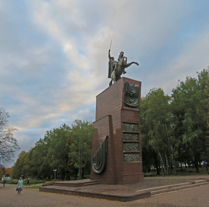 Памятник Василию Чапаеву - ИРЭН@ . Памятник Василию Чапаеву - ИРЭН@ .