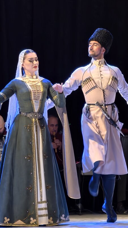 С женщиной на цыпочках - Мариша Тим С женщиной на цыпочках - Мариша Тим