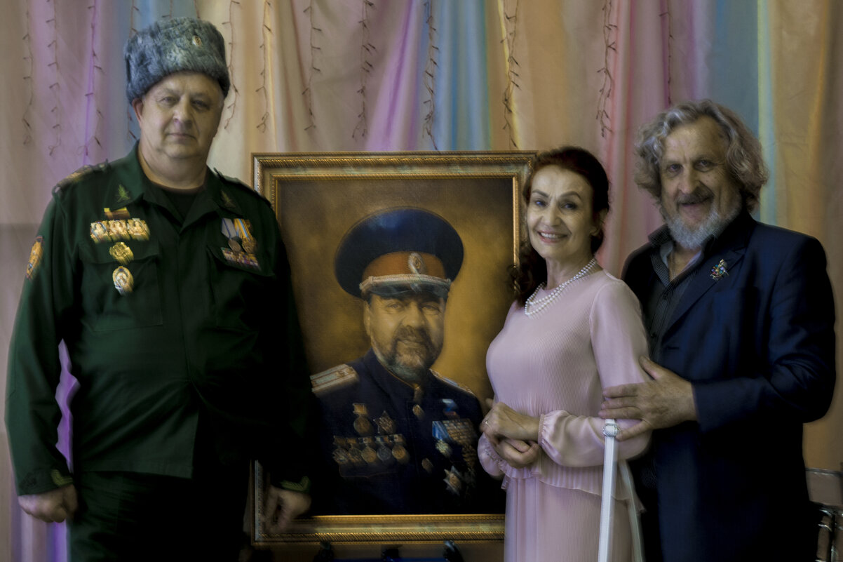 Атаман Алексей Зорин уже 65 лет - художник Андрей Самохвалов - Владимир Максимов Атаман Алексей Зорин уже 65 лет - художник Андрей Самохвалов - Владимир Максимов