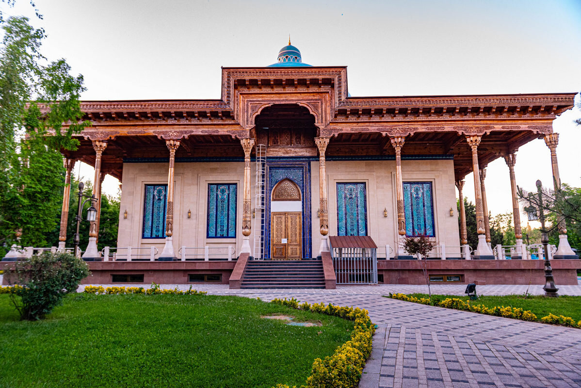 *** - Дмитрий Лупандин