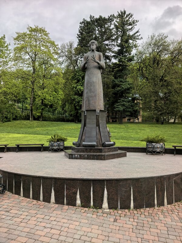 Памятник А. Солженицину - Виктор 