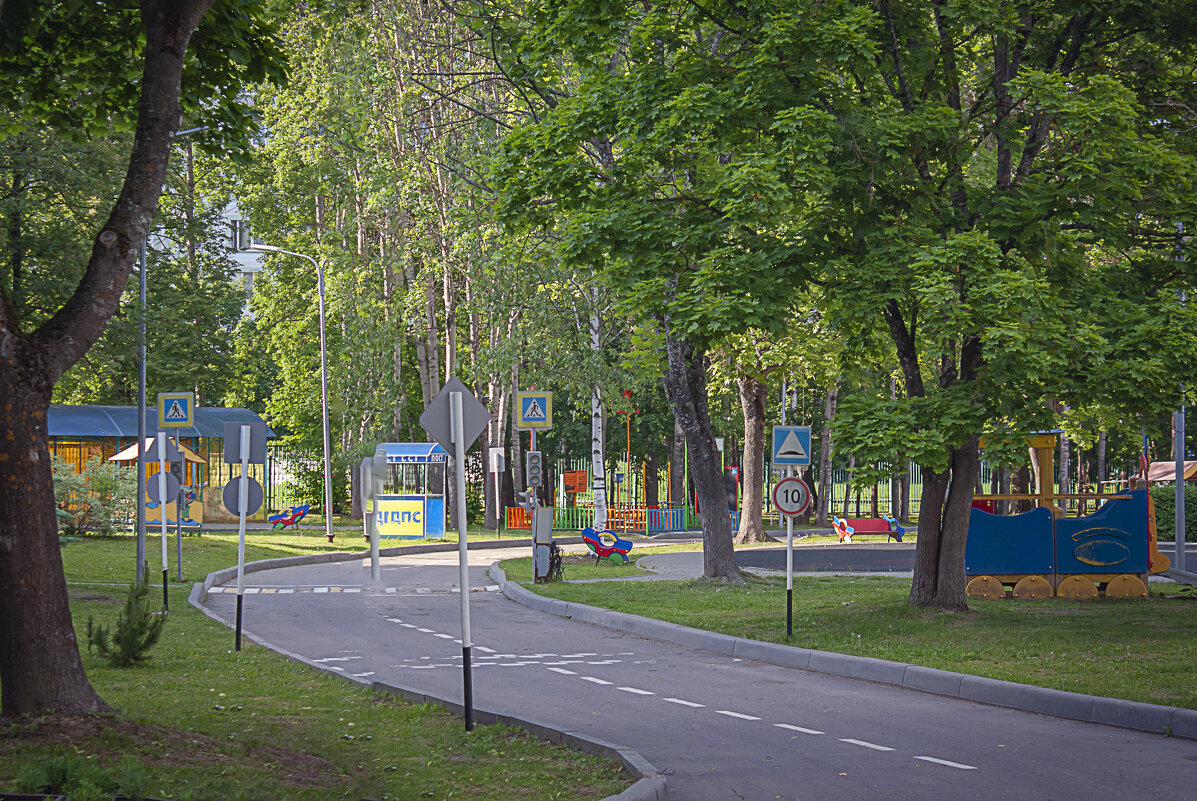 Детский городок - Владимир Кроливец Детский городок - Владимир Кроливец