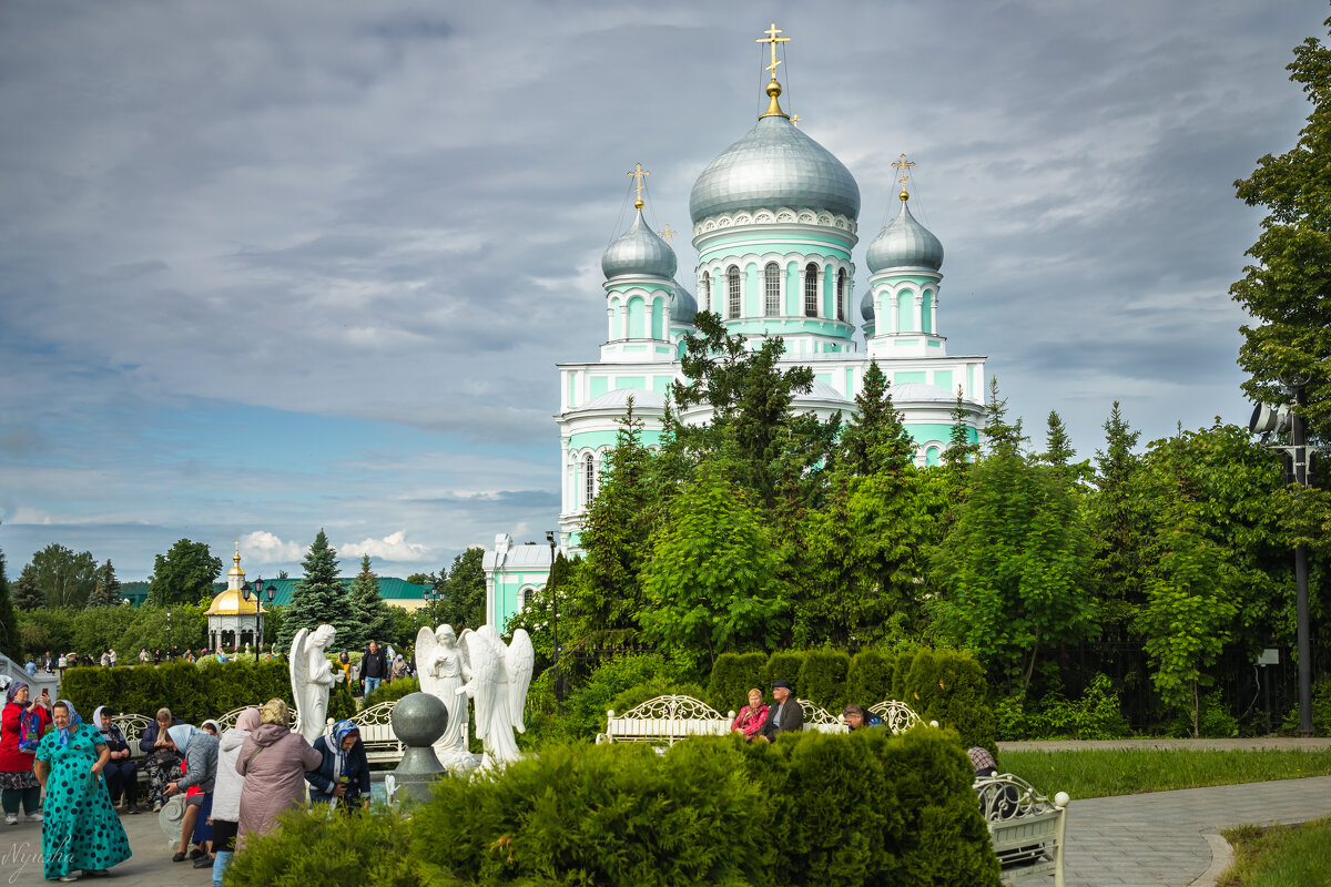 Утро в Дивеево. Троицкий собор. - Nyusha . Утро в Дивеево. Троицкий собор. - Nyusha .