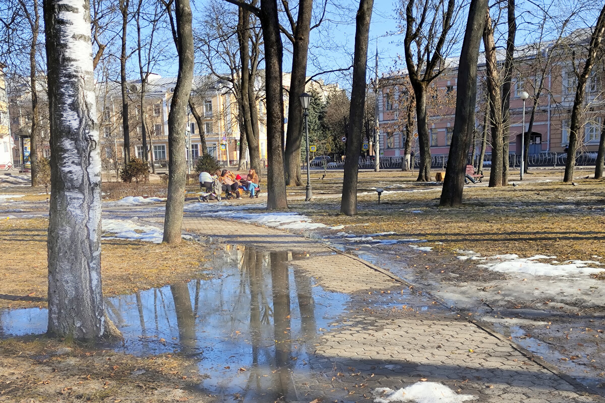 Весна в Гомельском парке - Василий Королёв