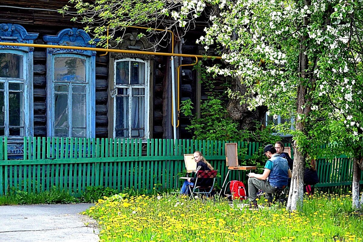 Юные художники за работой. - Михаил К