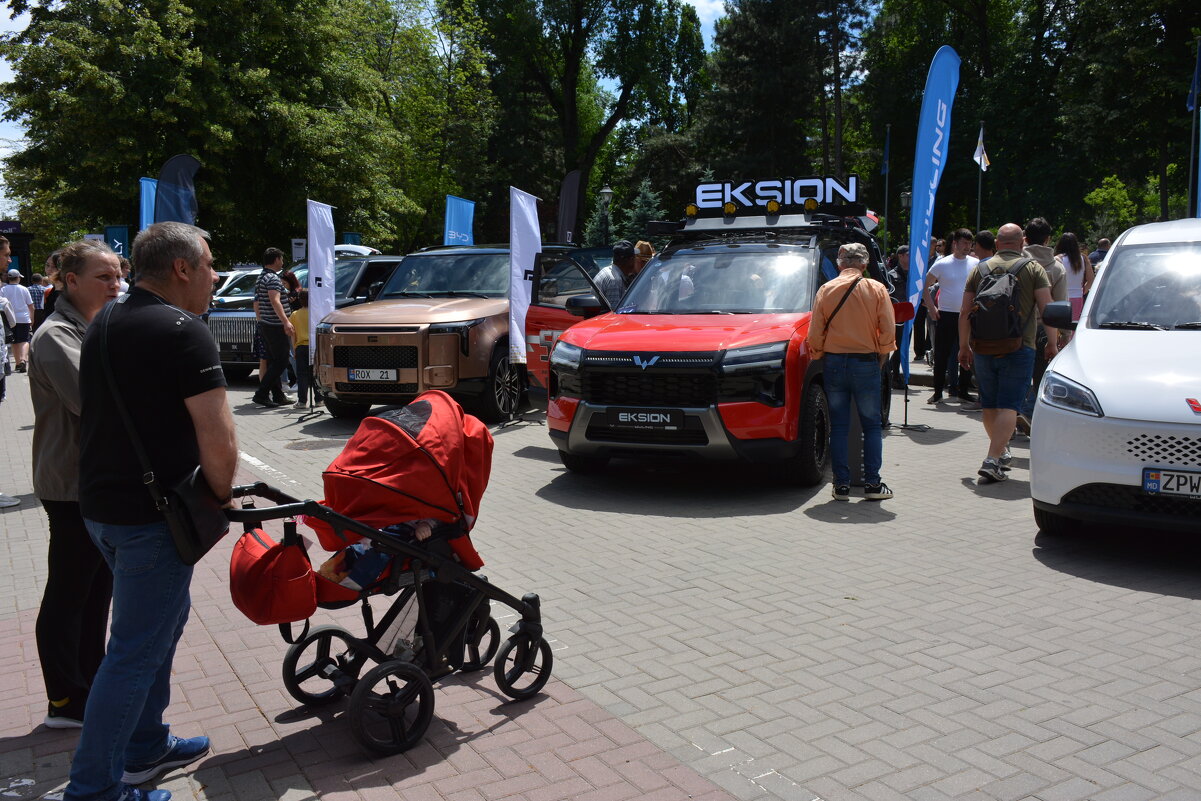 Репортаж с выставки китайских авто 3 - александр донченко Репортаж с выставки китайских авто 3 - александр донченко