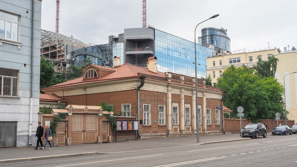 Уголок Москвы - юрий поляков