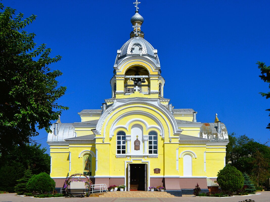 Феодосия. Собор Казанской иконы Божией Матери (Казанский собор). - Пётр Чернега