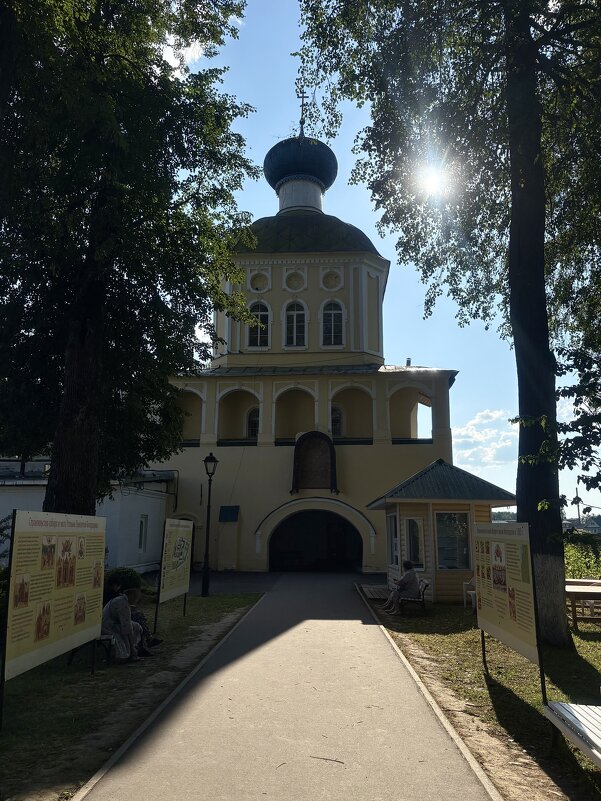 Церковь Тихвинской иконы Божией Матери «Крылечко» - Наталия Павлова Церковь Тихвинской иконы Божией Матери «Крылечко» - Наталия Павлова
