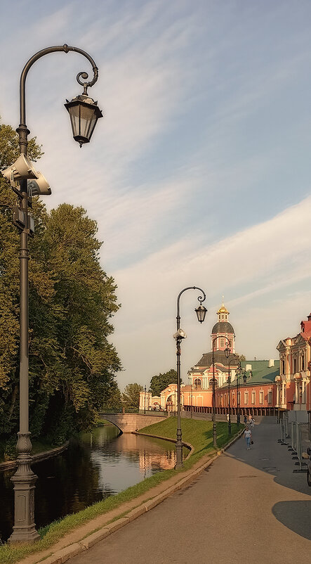 Александро - Невская лавра. СПб. - Лилия *