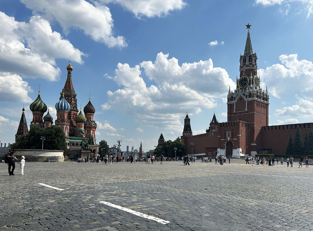 На Красной - Лариса Корж