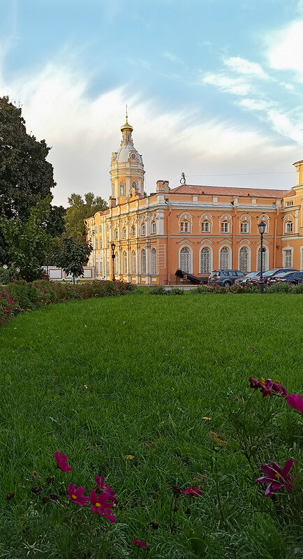Александро - Невская лавра. - Лилия * Александро - Невская лавра. - Лилия *