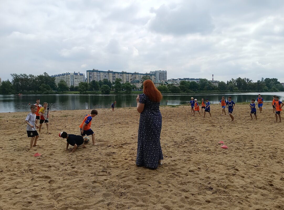 В летний день у реки - Мария Васильева В летний день у реки - Мария Васильева