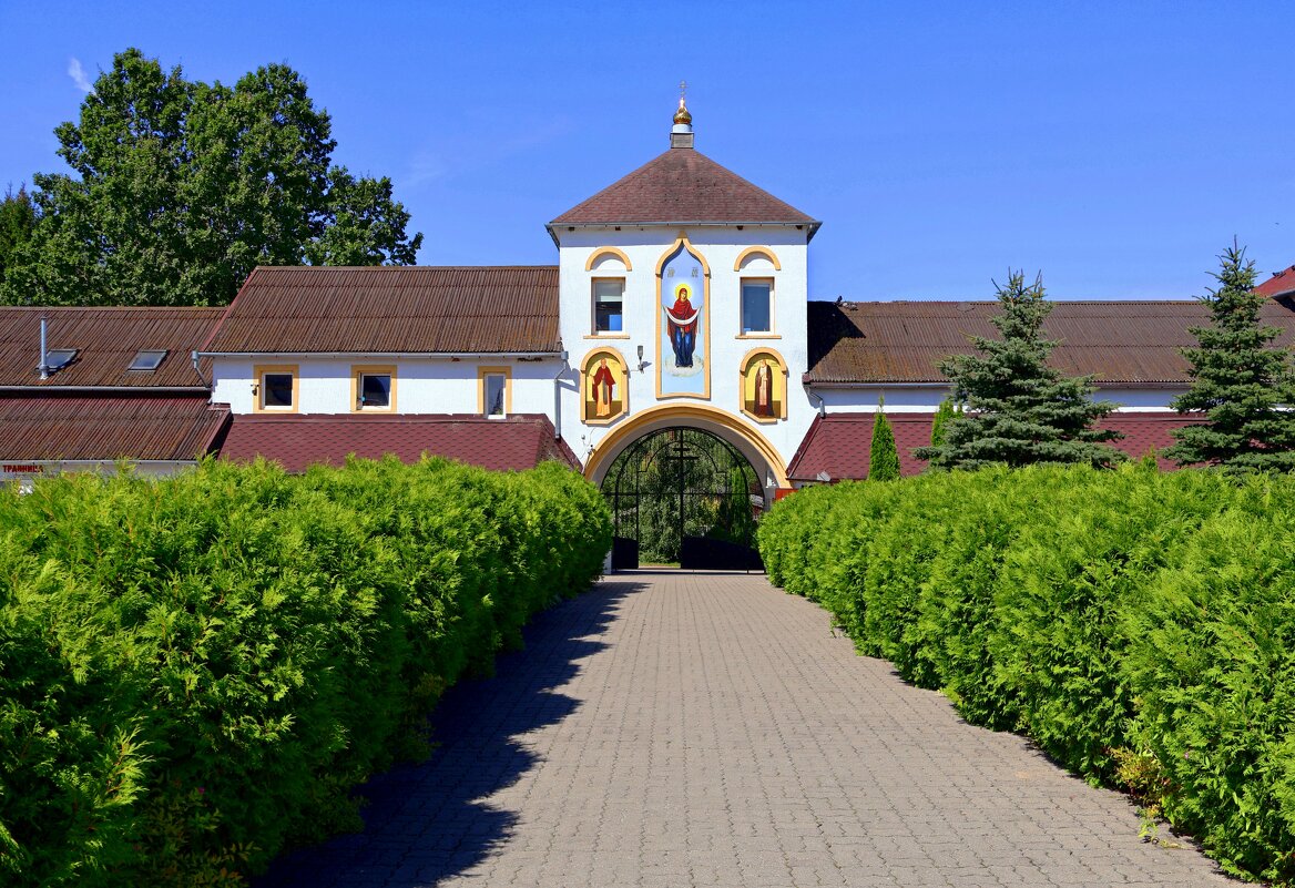 Главная дорожка к храму - Сергей Карачин Главная дорожка к храму - Сергей Карачин