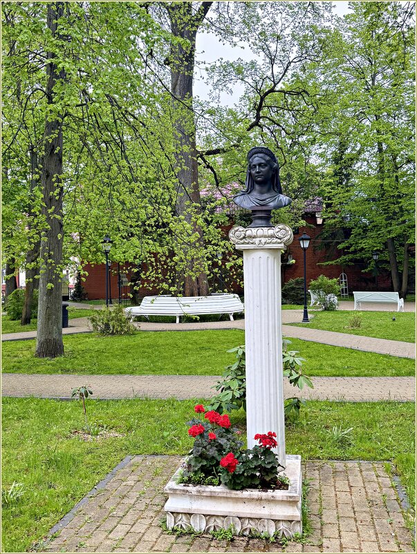 В сквере королевы Луизы.. - Валерия Комова В сквере королевы Луизы.. - Валерия Комова