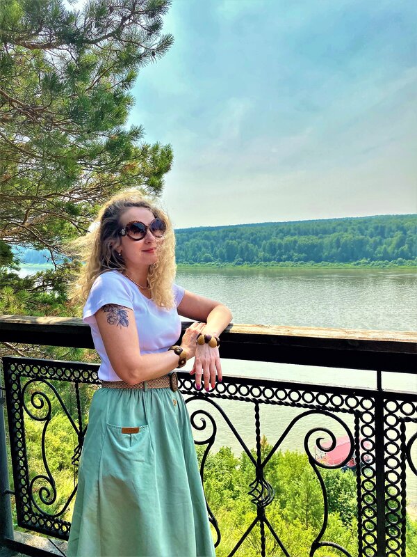 Там, где ветер шумит в соснах... - Вера Солнцевна