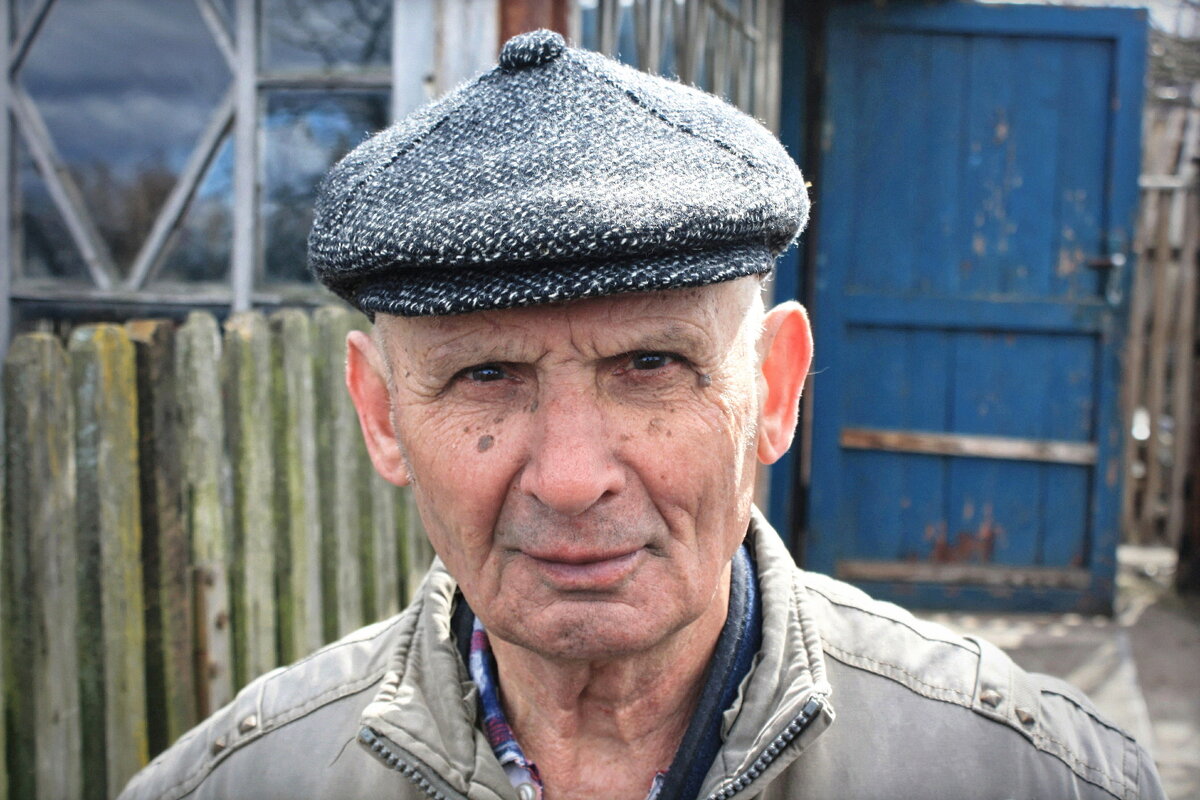 Одинокий летописец села - Глeб ПЛATOB