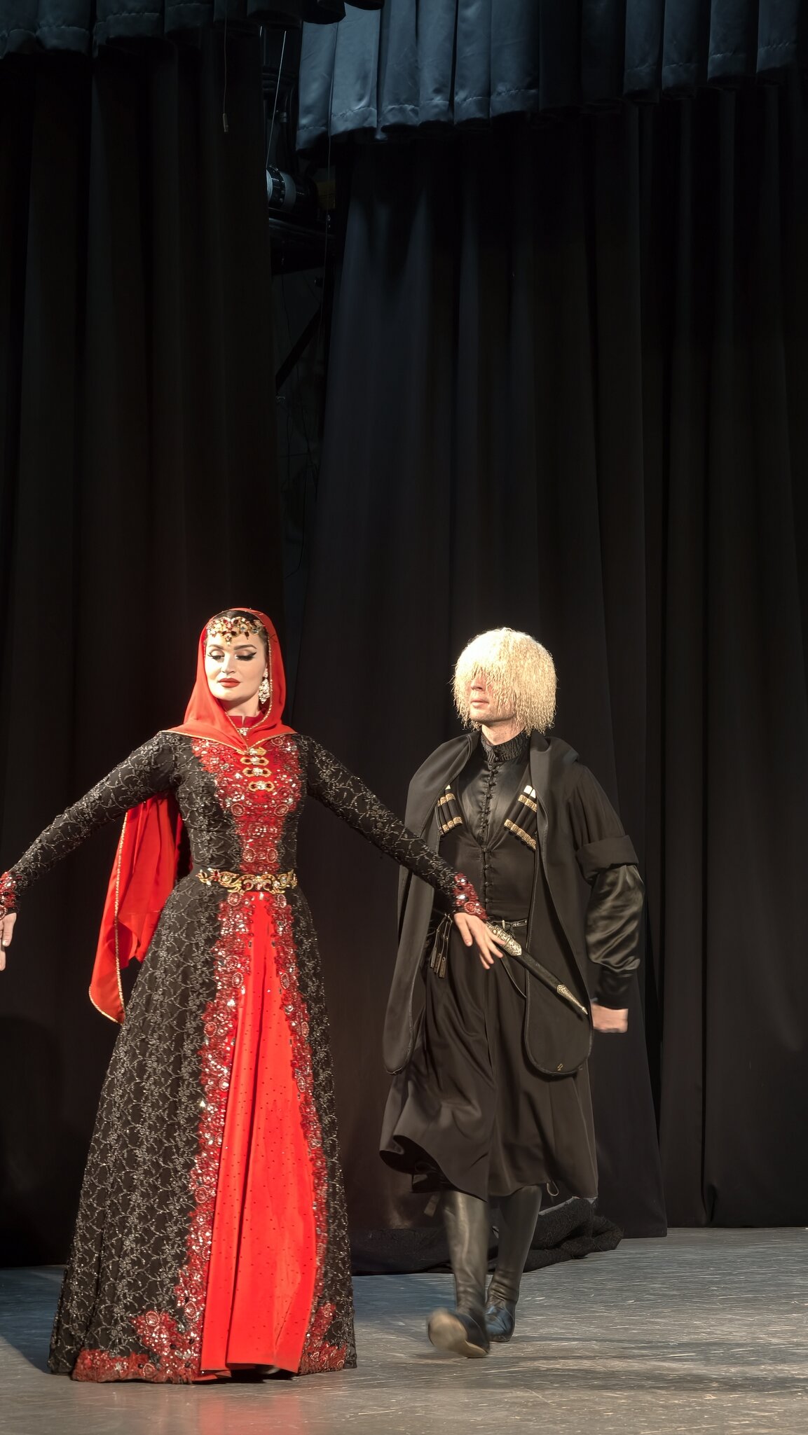 Из серии Кавказкие танцы :: Мариша Тим Из серии Кавказкие танцы :: Мариша Тим