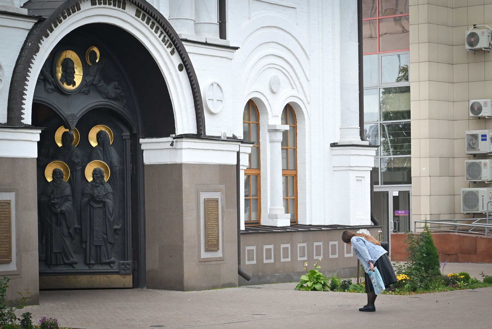 Уличные зарисовки. Сентябрь. Ульяновск. :: Александр Беляков Уличные зарисовки. Сентябрь. Ульяновск. :: Александр Беляков
