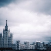 Москва, высотка на Котельнической набережной :: Дмитрий 