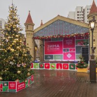 "Средневековый замок" на Городецком бульваре. :: Борис Калитенко