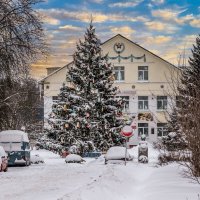 В маленьком городке :: Игорь Сикорский