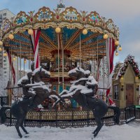 "Средневековый замок" на Городецком бульваре. :: Борис Калитенко