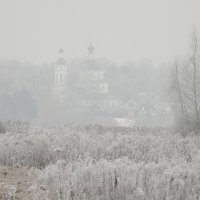 Церковь Рождества Пресвятой Богородицы в Образцово в тумане :: Леонид leo