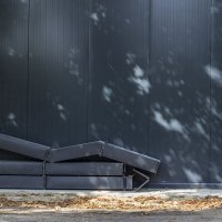 Потрясающие чёрные трубы у неподражаемой чёрной стены :: Коля Лукашов