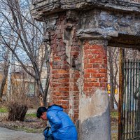 Старые ворота. :: Александр Бродский