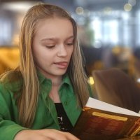 Портрет с книгой 2 :: Сергей Гойшик