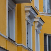 Окна старого дома :: Александр Синдерёв