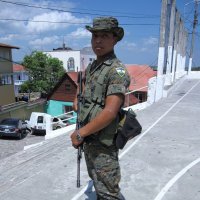 Красивый и здоровенный гватемальский военный. :: unix (Илья Утропов)