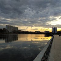 Вариации на тему одного с позолотой вечера на городском пруду. Не проезжать же было мимо :: Андрей Лукьянов Вариации на тему одного с позолотой вечера на городском пруду. Не проезжать же было мимо :: Андрей Лукьянов