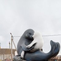 Байкал. Скульптура Нерпы и белька на Ольхоне :: Ирэн 