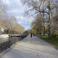 Набережная  Салгира :: Валентин Семчишин