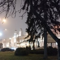 Вечером на Площади Свободы в Минске. :: Александр Сапунов